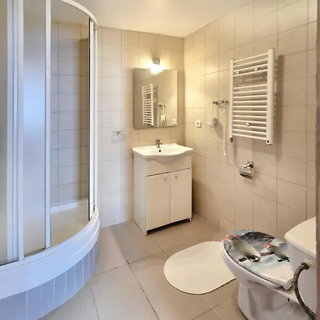 Maco Pensionat 2*
